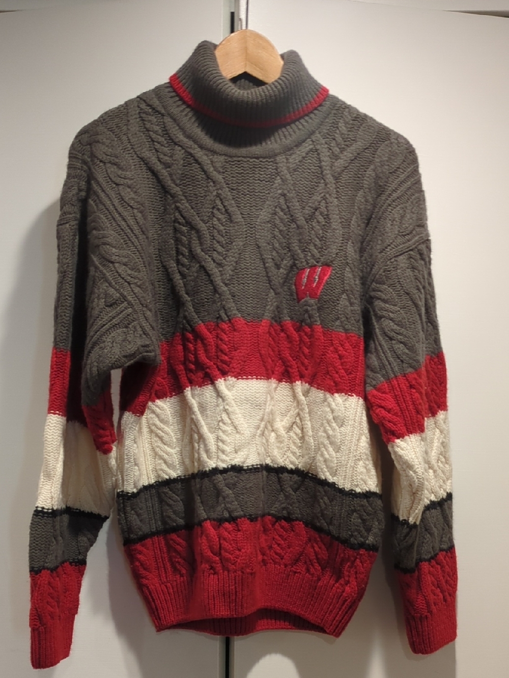 Wisconsin Badgers Vintage Cable Knit Heavy Fisherman's Sweater